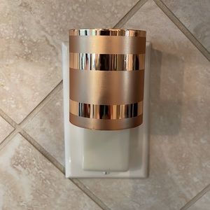 Bath & Body Works Rose Gold Striped Wallflower Plug-in